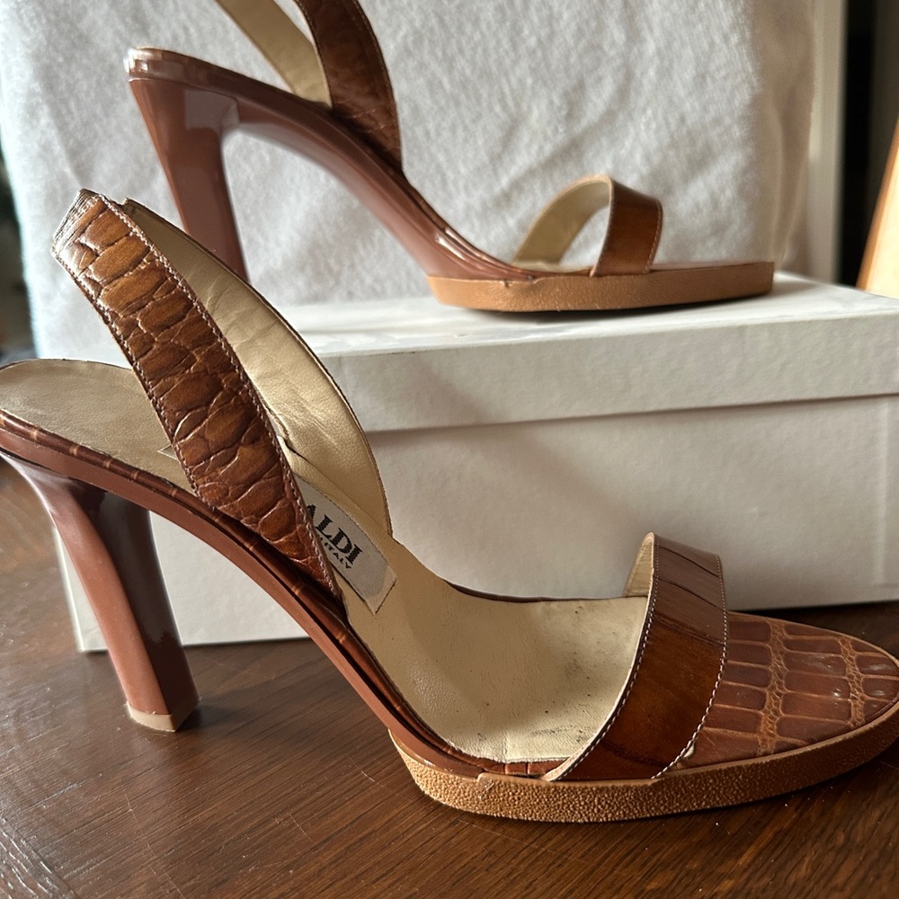 Stylish Brown Croc-Embossed Slingback Heels